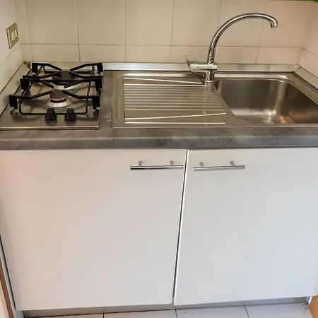 Bilocale Con Giardino A 100 Mt Dal Mare Di - M053